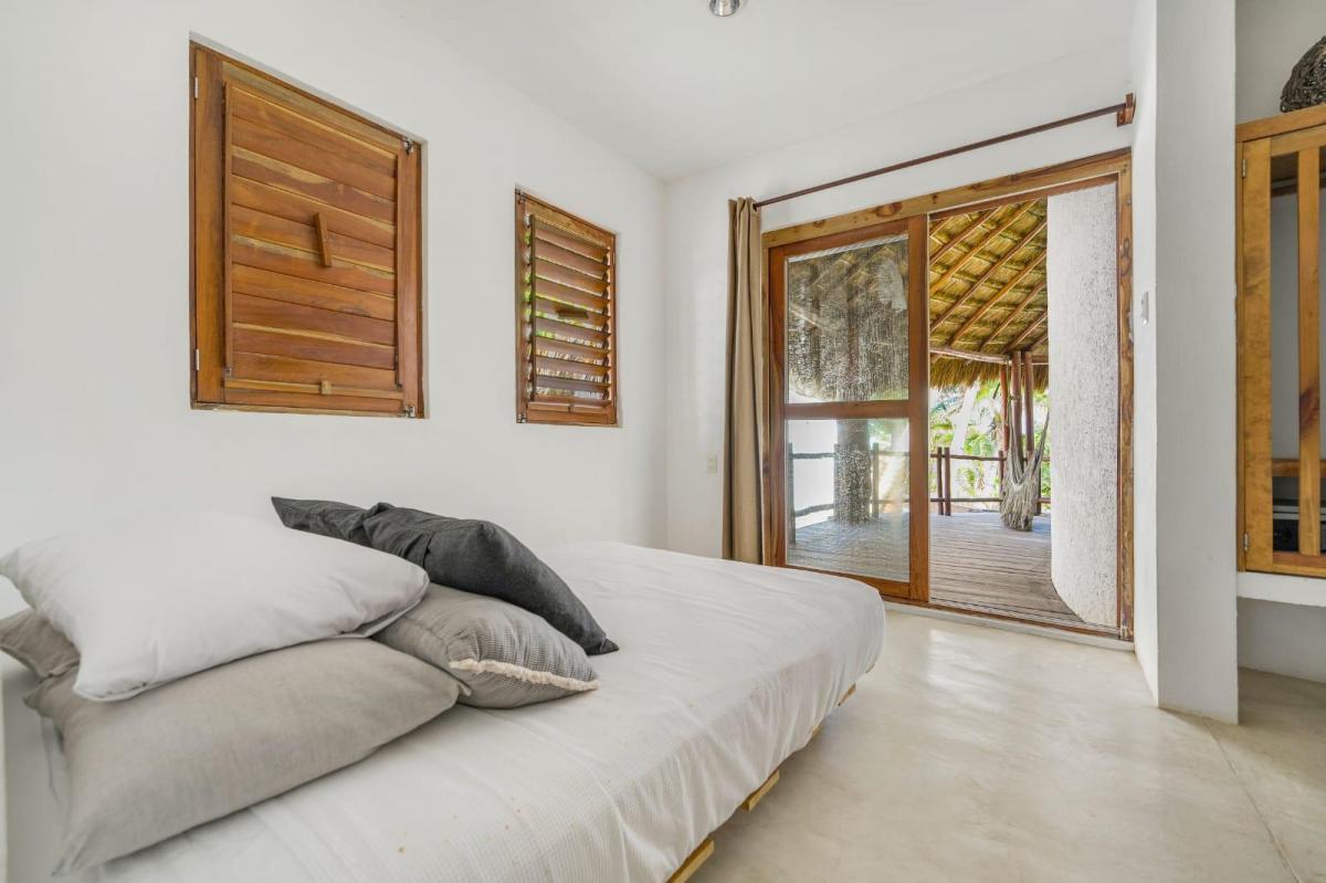 Foto 14 de Luxury Beachfront Residence  Tulum